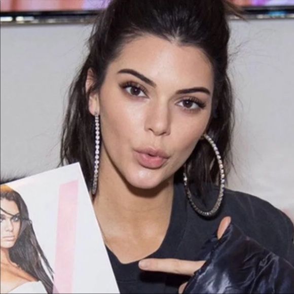 New silver huge hoop earrings - Picture 2 of 3